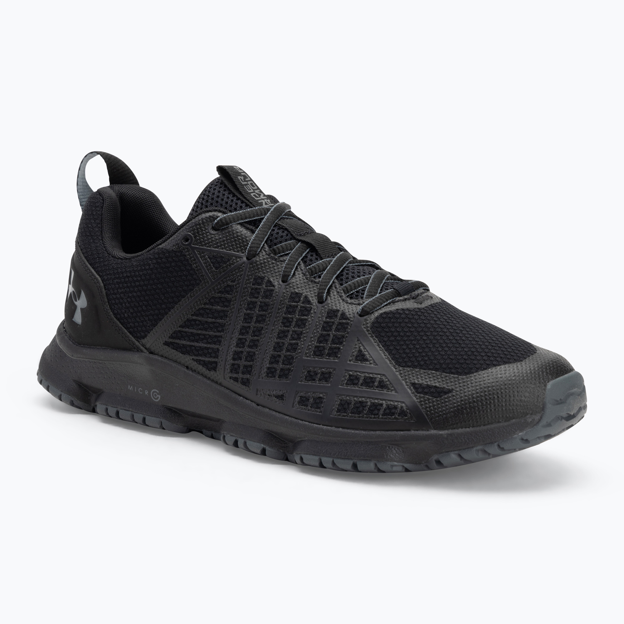 Pánske topánky Under Armour MG Strikefast black/black/pitch gray (MG Strikefast 3024953-001)