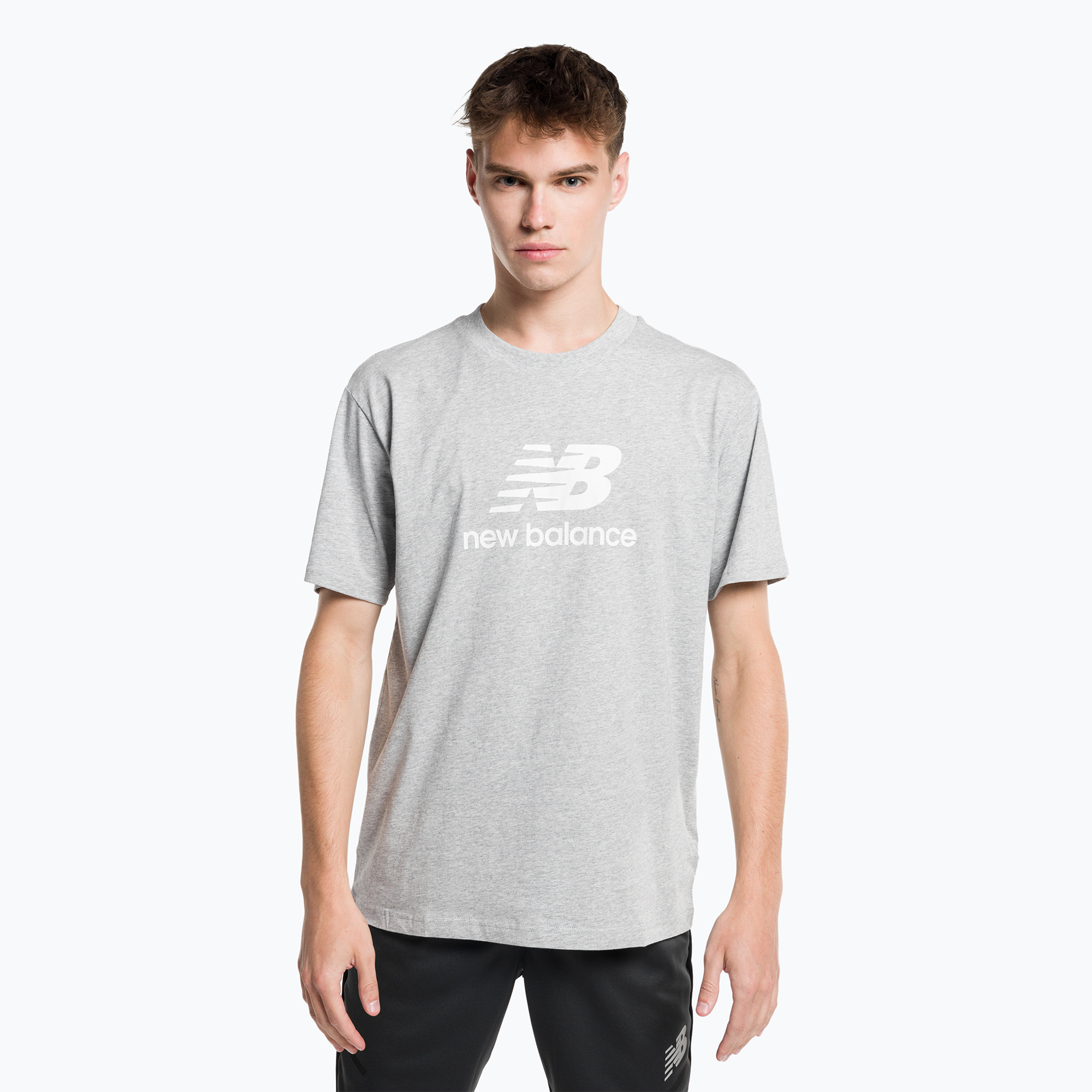 New Balance Essentials Stacked Logo Co šedé pánske tréningové tričko NBMT31541AG (Essentials Stacked Logo MT31541AG)