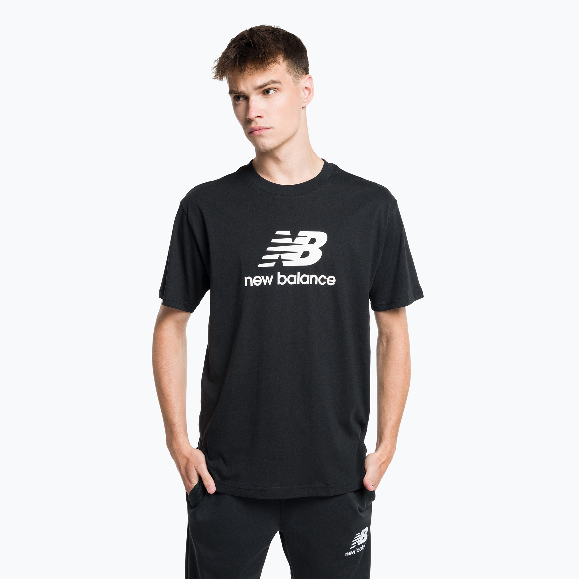 New Balance Essentials Stacked Logo Co pánske tréningové tričko čierne NBMT31541BK (Essentials Stacked Logo MT31541BK)