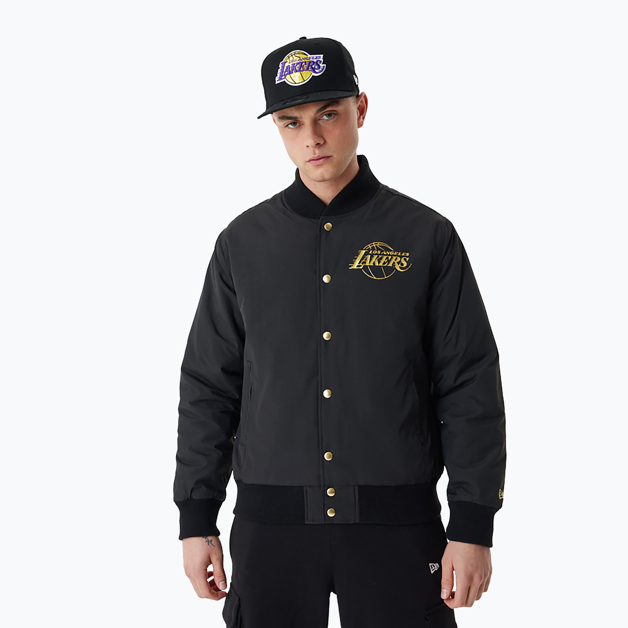 Pánska bunda New Era NBA Script BP Bomber Los Angeles Lakers black (NBA Script BP Bomber Los Angeles Lakers 60424392)