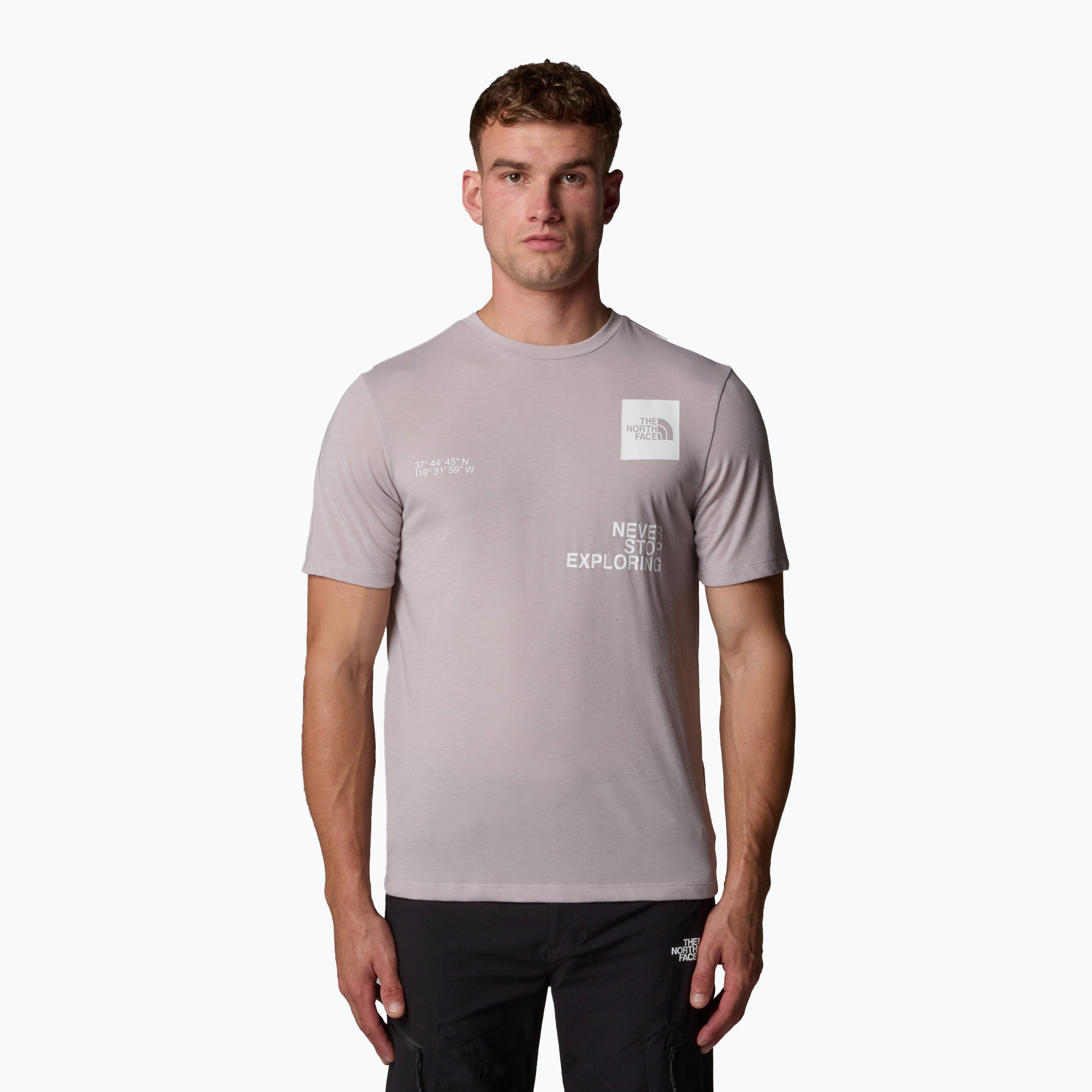 Pánske tričko The North Face Mountain Foundation Coordinates Tee moonstone grey (Mountain Foundation Coordinates Tee NF0A8BQX1OA1)