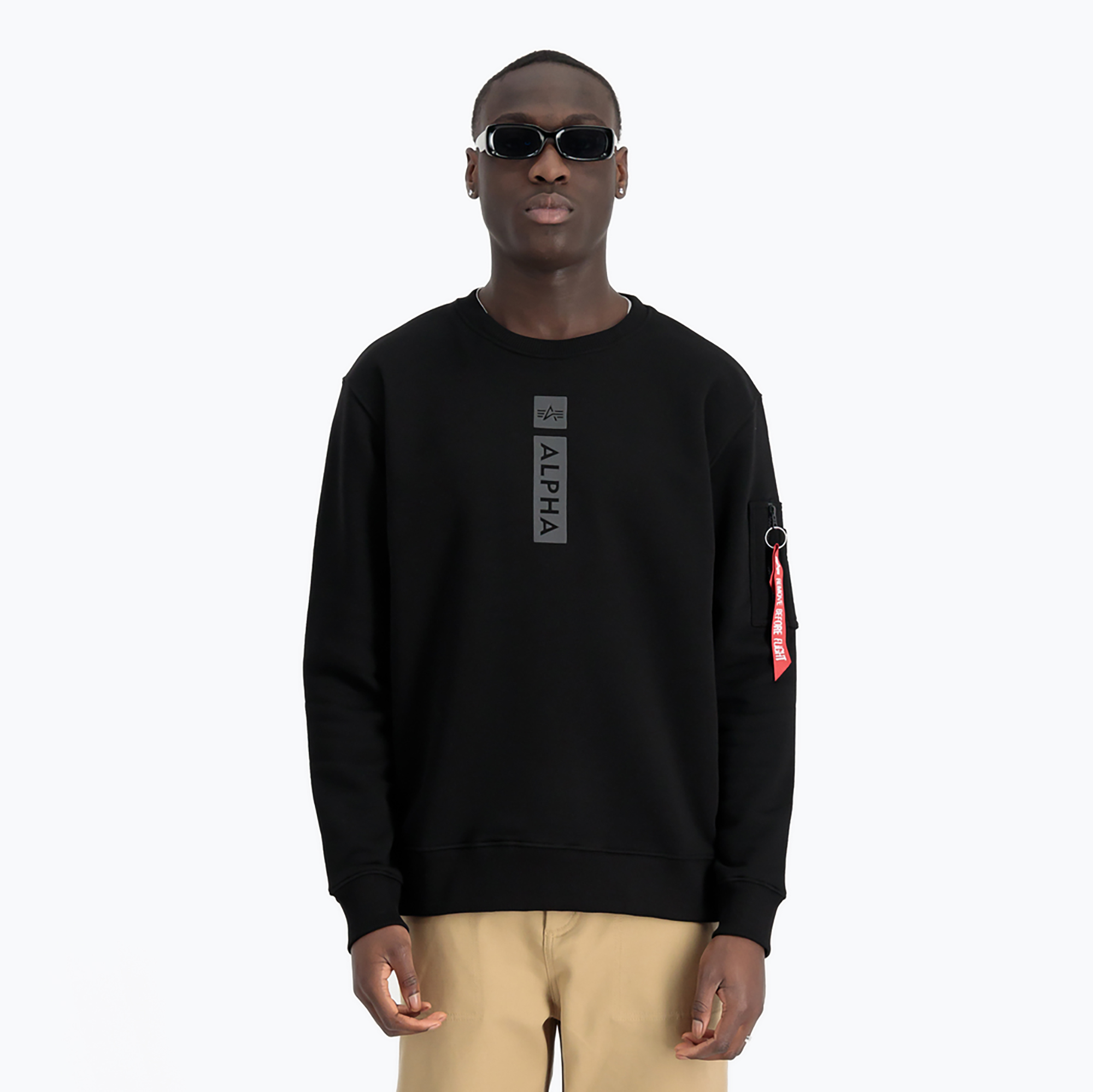 Pánsky sveter Alpha Industries s reflexnou potlačou čierny (Reflective Print Sweater 146305)
