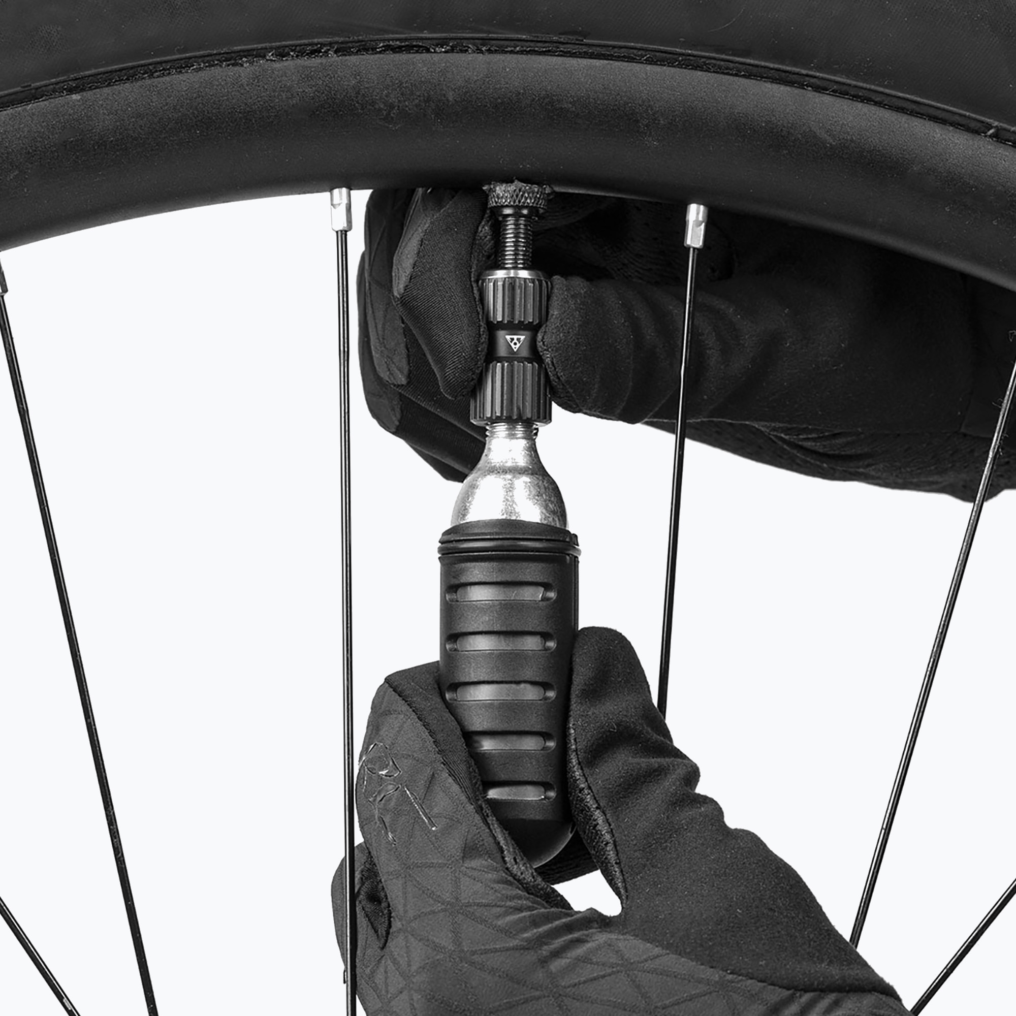 Cyklistická pumpa Topeak Nano AirBooster s 1. 16g CO2 kazeta čierna T-TNAB-16 (Nano AirBooster CO2 T-TNAB-16)