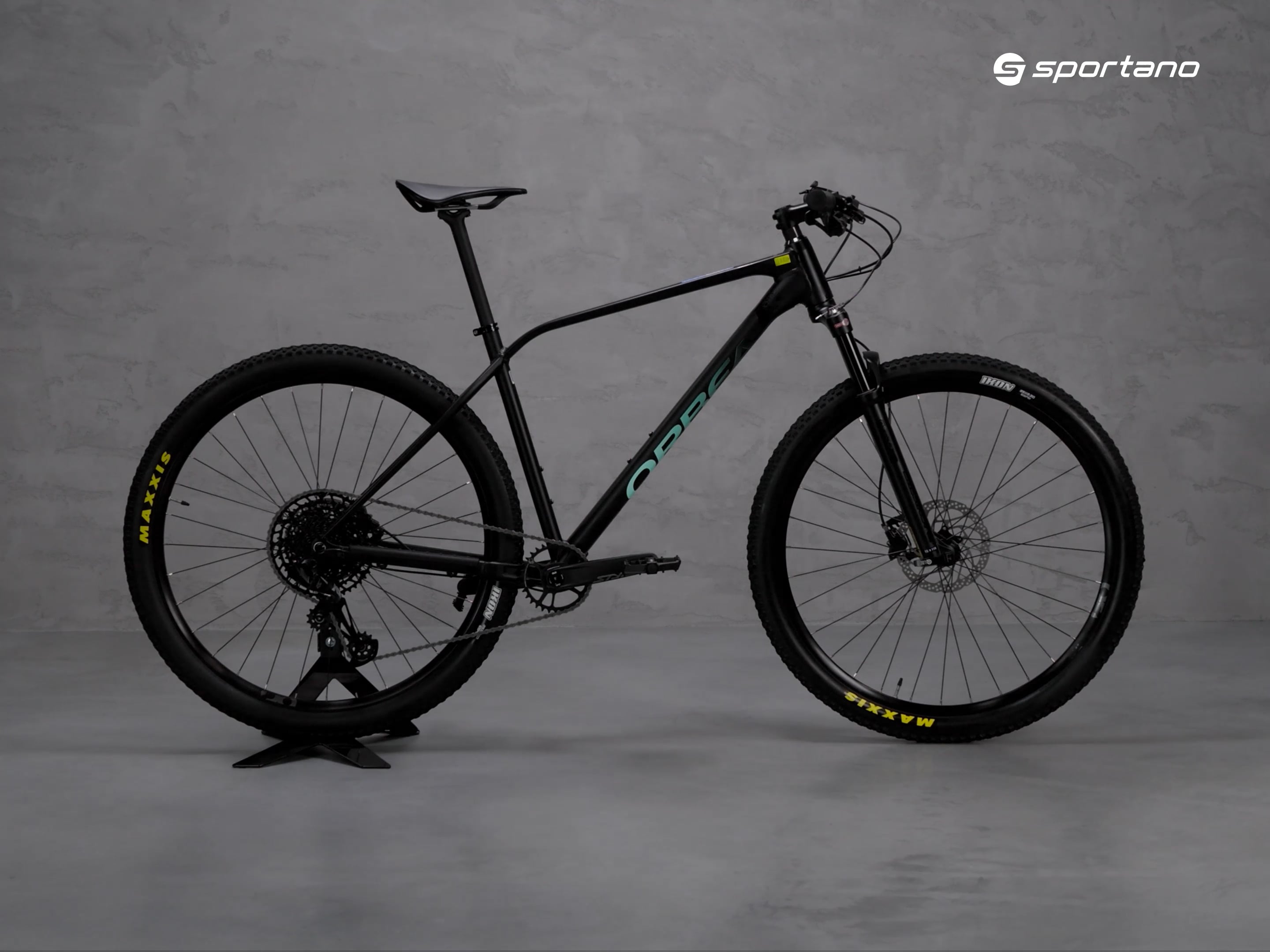 Horský bicykel Orbea Alma H10 Eagle black/green M21719L3