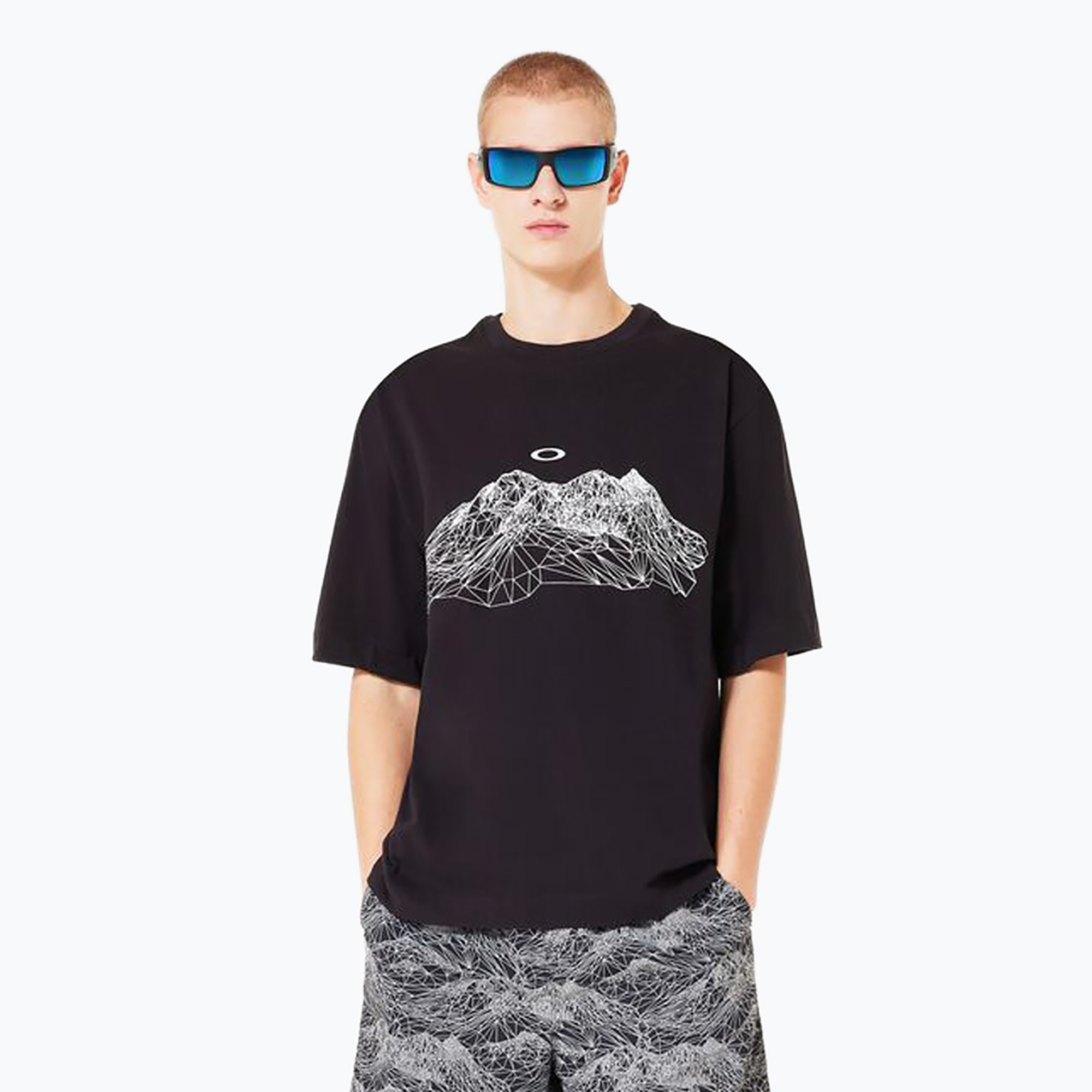 Pánske tričko Oakley Wired Mtn Scape T-Shirt blackout (Wired Mtn Scape Tee FOA406858)